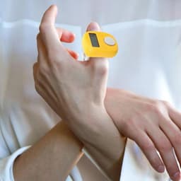 Electronic Tally Counter Ring, Yellow Plastic Manual Digital Number Counter